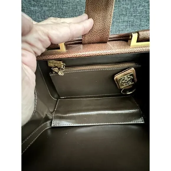 Giorgio Beverly Hills Pebbled Leather Clutch with Key Ring - Picture 5 of 9